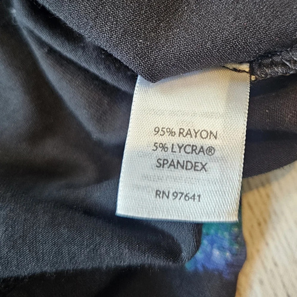 J. Jill Wearever Collection Size Large Abstract V-neck 3/4 Sleeve Top Stretchy - Picture 4 of 6